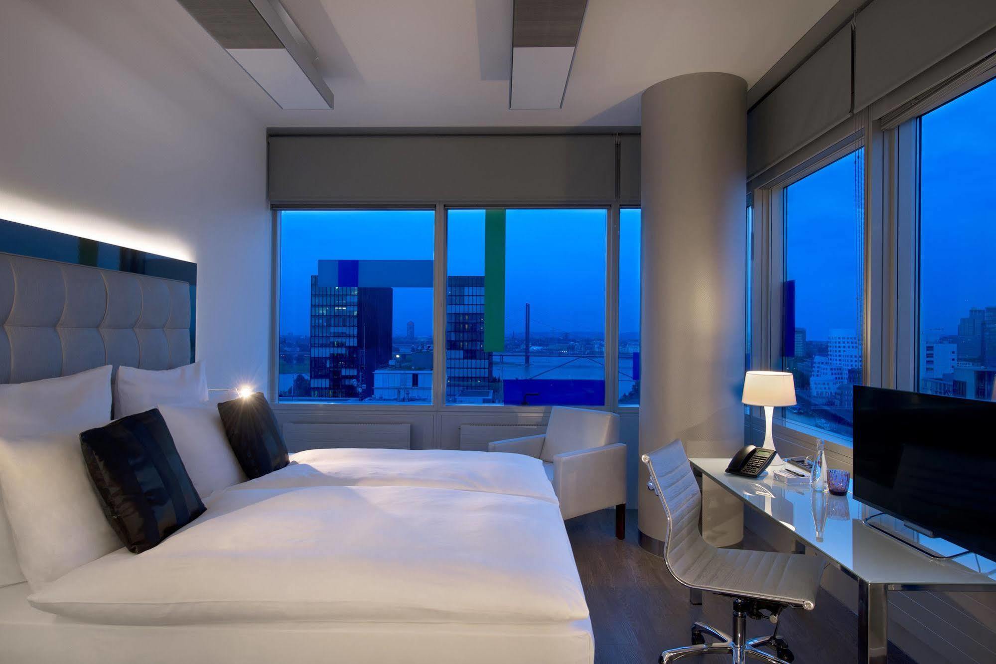 Innside By Melia Duesseldorf Hafen Exterior photo